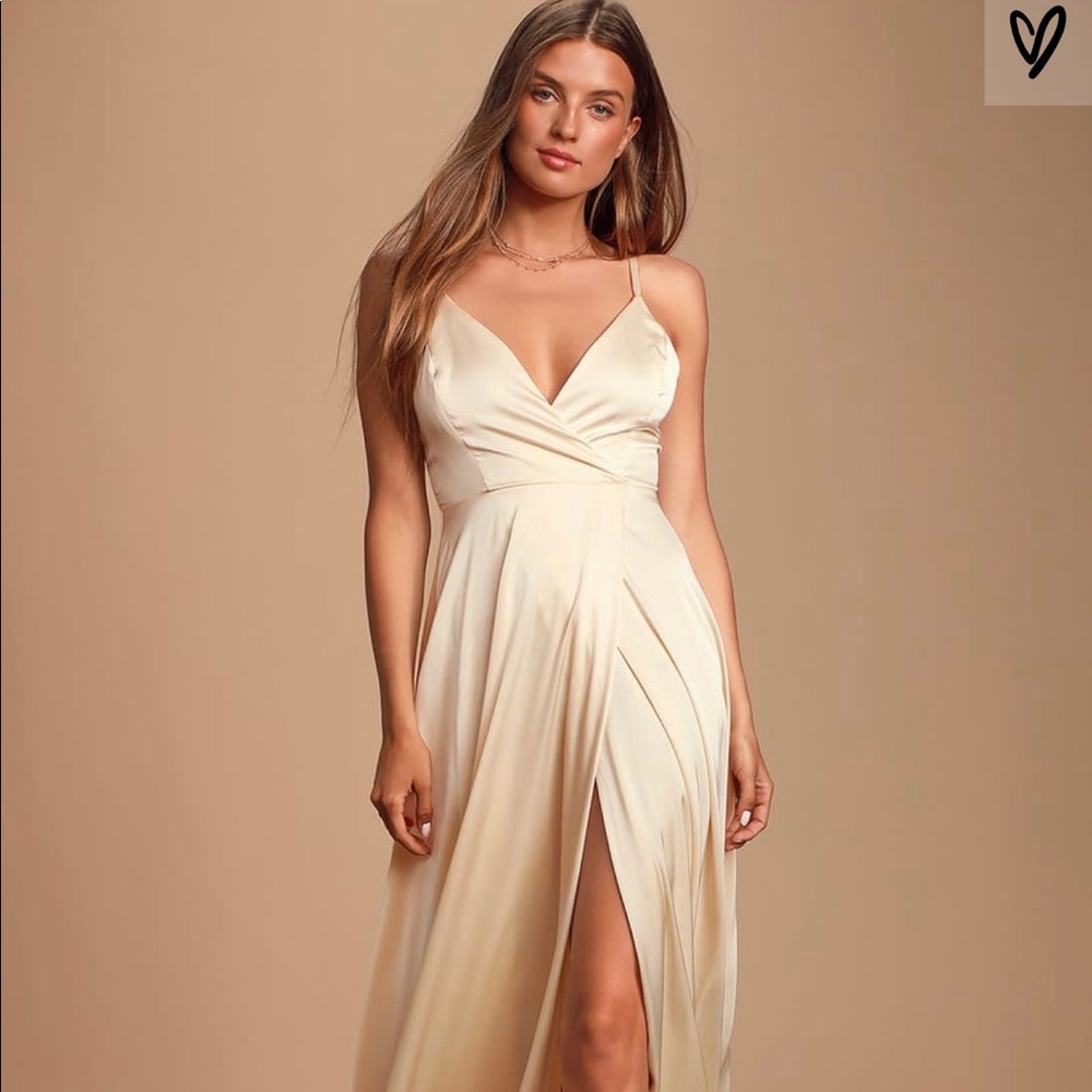 Lulu’s satin champagne gown
